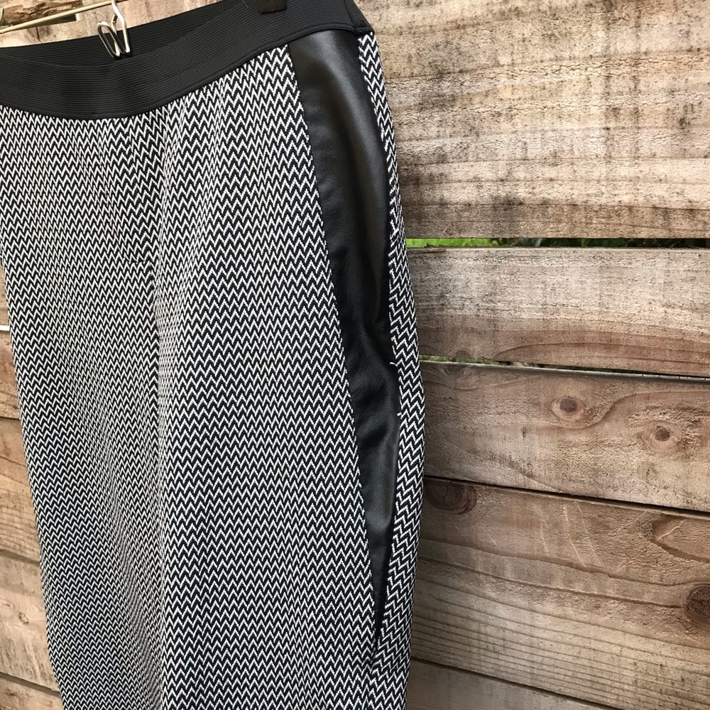 Soho Chevron Pants - Picture 4 of 6